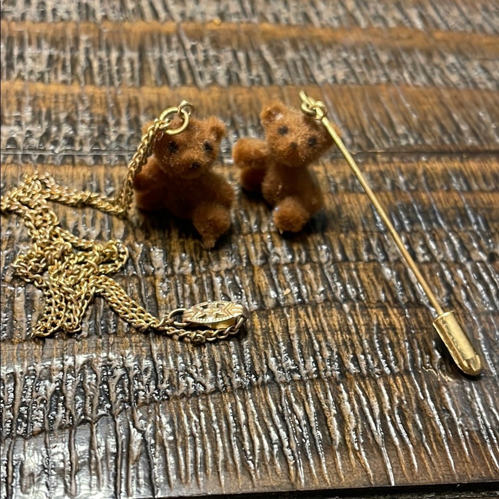 Brown Fuzzy Teddy Bears Necklace and stickpin set—80s